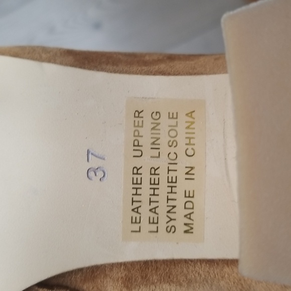 Silent D Women's suede booties with ruffled edge sz 6 mustard - Picture 9 of 11